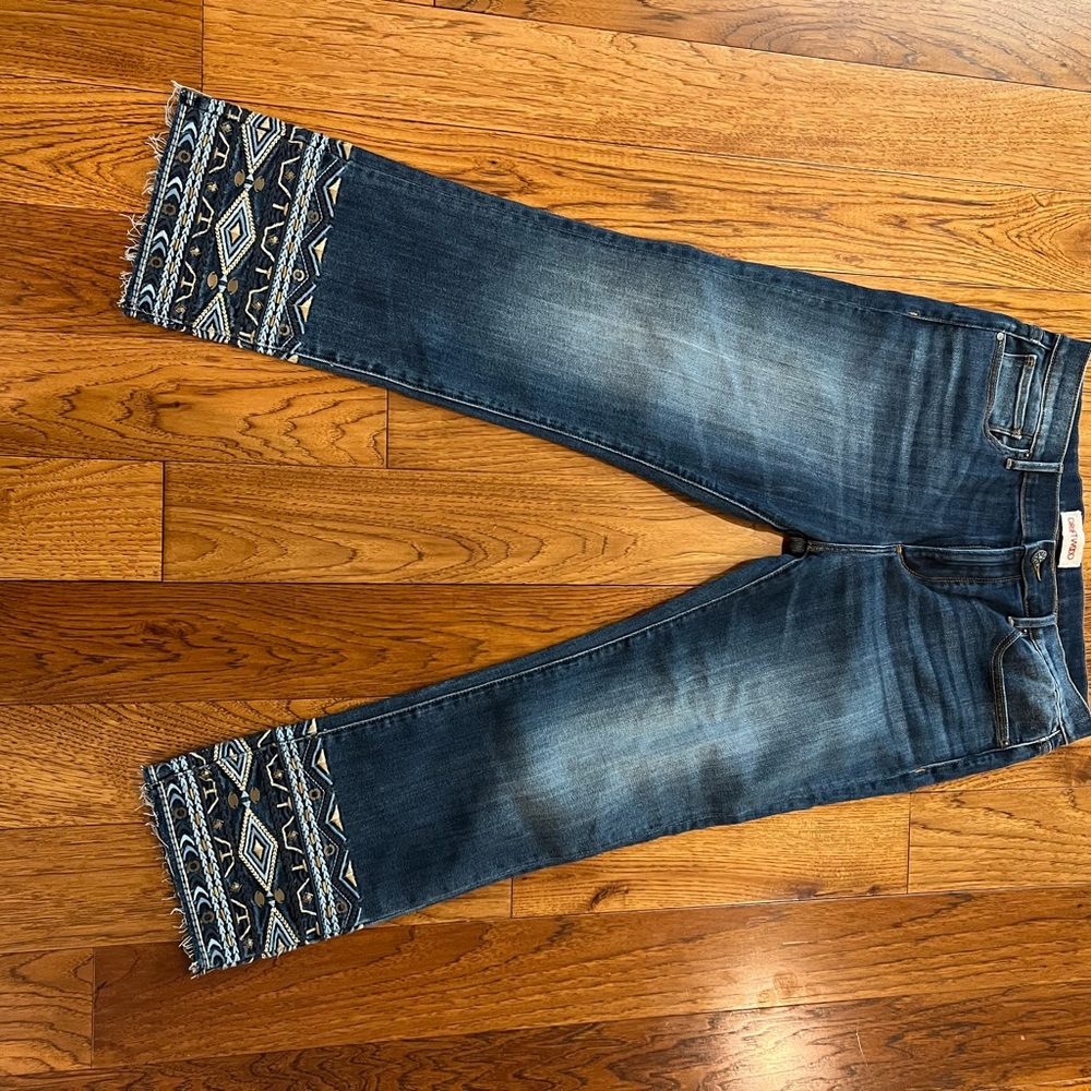 Driftwood Colette 31